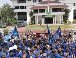 Massa KOMBAT Gelar Aksi Dukung Satu Tahun Kepemimpinan Rico Waas–Zakiyuddin Harahap