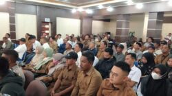 Wali Kota Langsa, Jeffry Sentana S Putra, SE melalui Sekretaris Daerah Kota Langsa Dra. Suhartini, M.Pd saat rapat kegiatan pendataan kerusakan rumah akibat bencana tahap II di aula sekretariat Pemerintah Kota Langsa, Selasa (24/02/2026).(ist). 