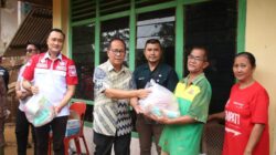 Wakil Wali Kota Gunungsitoli Salurkan Bantuan Kepada Korban Longsor Di Desa Onowaembo