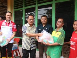 Wakil Wali Kota Gunungsitoli Salurkan Bantuan Kepada Korban Longsor Di Desa Onowaembo