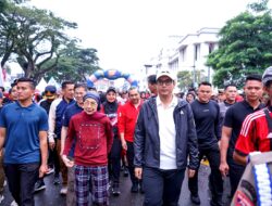 Rico Waas Lepas Ribuan Peserta Jalan Santai HUT Ke-79 Harian Waspada