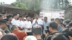 Teks foto; Gubernur Sumatera Utara (Sumut) Bobby Nasution bersama Bupati Padanglawas Utara Reski Basyah Harahap kembali meninjau jalan di Sipiongot, Kabupaten Padanglawas Utara (Paluta) untuk tetap dilanjutkan di Desa Sipiongot, Paluta, Selasa (3/3/2026). Pengerjaan ruas jalan tersebut dijadwalkan dimulai setelah Lebaran.