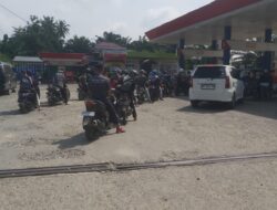 Antrean Panjang Di SPBU Pangkalanbrandan Dipicu Isu Kelangkaan BBM Akibat Konflik Iran