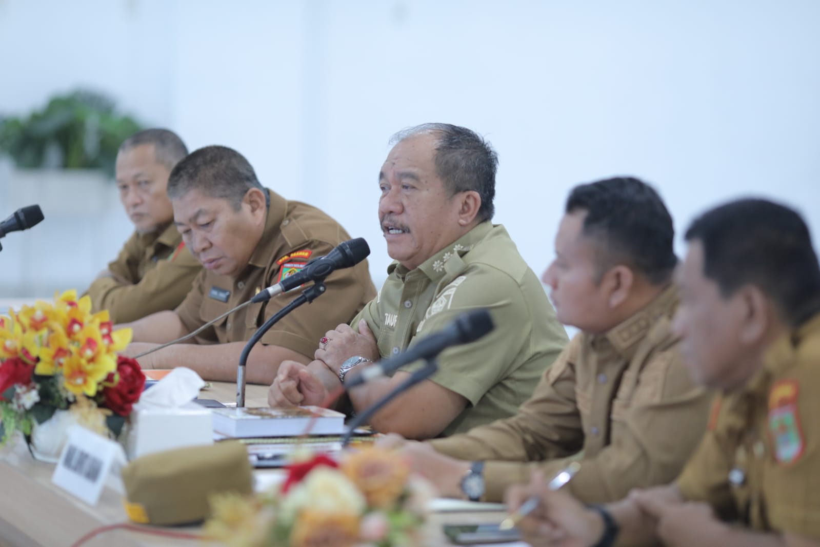 Teks fhoto Bupati Kabupaten Asahan Taufik Zainal Abidin Siregar S.Sos, M.Si resmi membuka Rapat koordinasi pemerintahan (Rakorpem) Bulan Maret 2026 di Aula Melati Kantor Bupati Asahan Senin (09/03/2026).beritasore/ alirsyah
