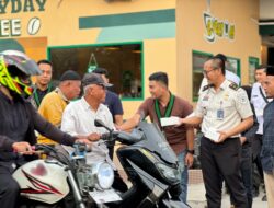 Unit Layanan Imigrasi Tebing Tinggi Berbagi Takjil