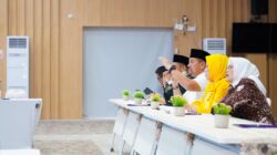 Teks fhoto Bupati H.Baharuddin Siagian, SH, M.Si memimpin Rapat Kerja Dewan Kerajinan Nasional Daerah (Dekranasda) Kabupaten Batubara di Aula A Kantor Bupati Batubara, Kecamatan Lima Puluh Kamis (12/03/2026).beritasore/alirsyah