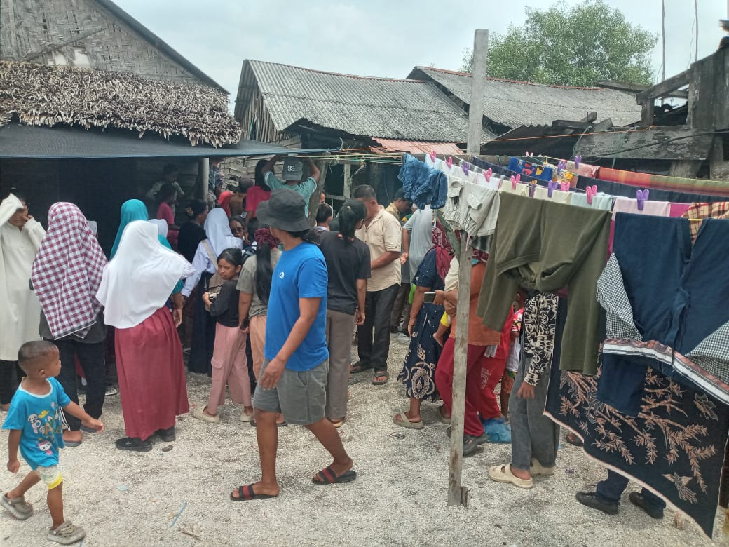 Teks fhoto Kanit Reskrim Polsek Labuhan Ruku IPDA B.Z Damanik SH Grebek Sarang Narkoba (GSN) di Gang Muntah Kucing Desa Bogak Kecamatan Tanjung Tiram diduga lokasi tempat penyalahgunaan dan peredaran gelap Narkotika Senin (30/3-2026).beritasore/ alirsyah