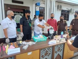 Kejaksaan Negeri Gunungsitoli Musnahkan Barang Bukti Tindak Pidana Umum