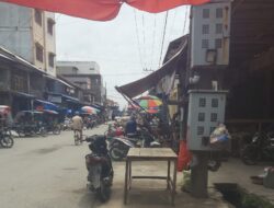 Pedagang Sayur Dan Sejenisnya Masih Berjualan di Bahu Jalan Babalan