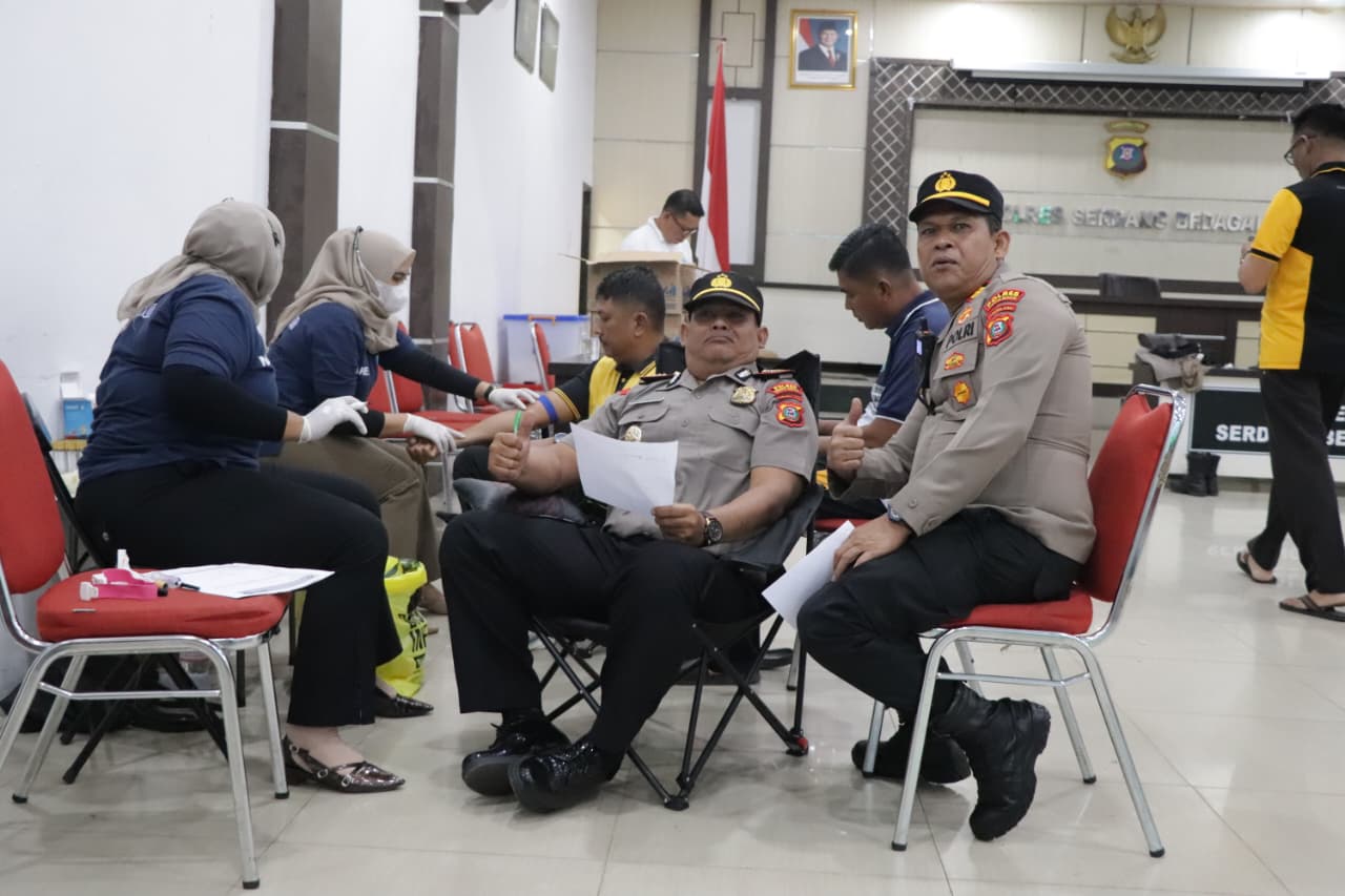 Teks foto: 88 anggota Polres Serdang Bedagai melakukan Pemeriksaan menyeluruh oleh Tim RIKKESLA dari Laboratorium MCI Medan Polda Sumatera Utara, di Senin, 6 April 2026.(Beritasore-Azwen)