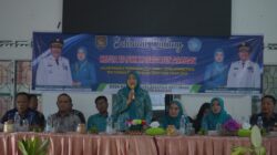 Teks fhoto Ketua TP PKK Kabupaten Asahan Ny.Yusnila Indriati Taufik mengikuti acara Lomba Tertib Administrasi PKK di Aula Desa Rahuning Kecamatan Rahuning Kamis (09/04/2026).beritasore/alirsyah