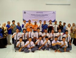 Edukasi Siswa SMKN 2 P.Sidimpuan, PT. AR dan Astra Himbau Jaga Keselamatan Berkendara