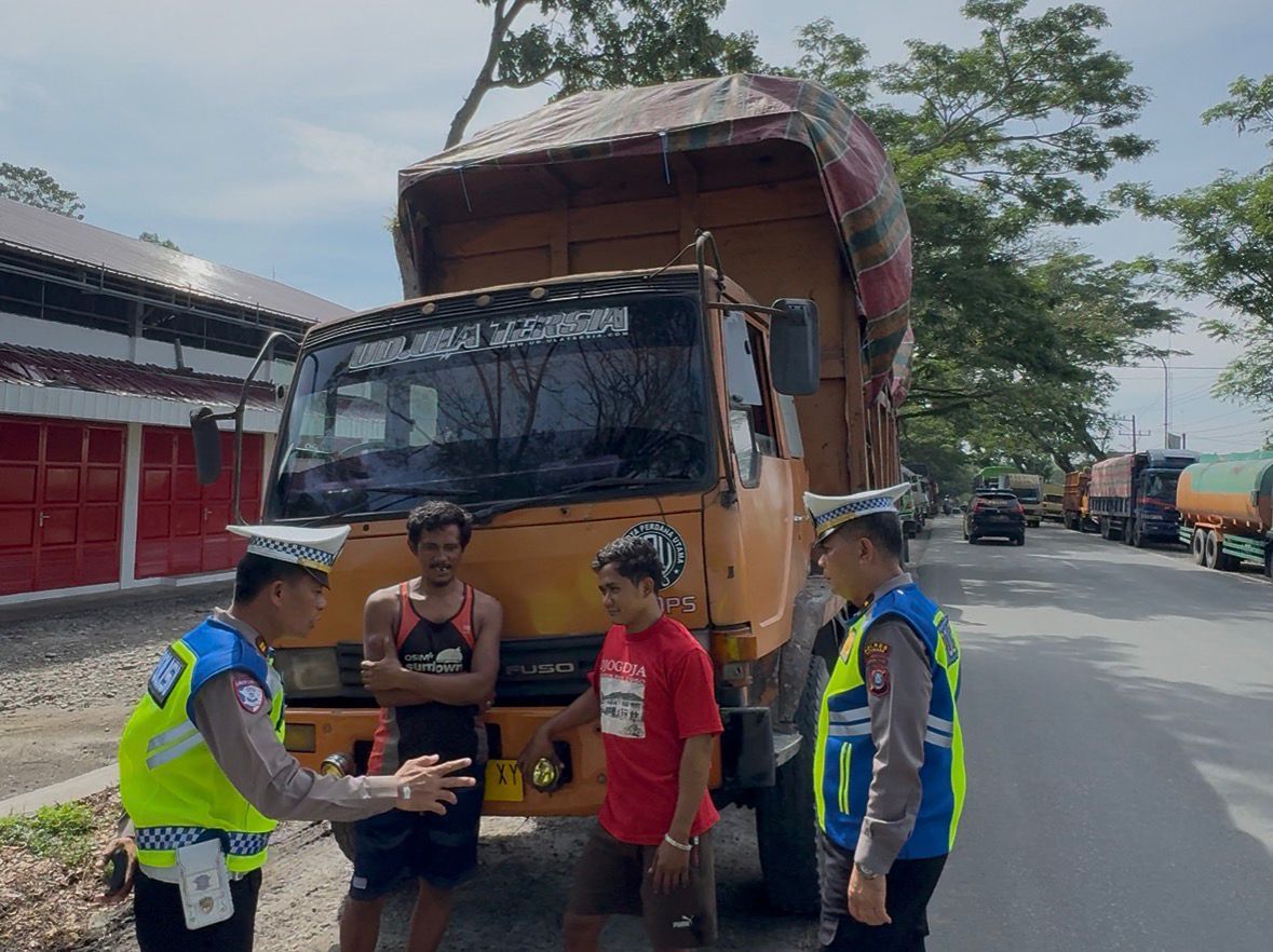 Teks fhoto Satlantas Polres Batubara menggelar Sosialisasi Tertib Berlalu Lintas Jum'"at (10/4-2026).beritasore/ alirsyah