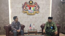 Teks Foto Ketua PB Gerbang Malay Dato Setia Satiya Samudra Wangsa Adhan Nur berkunjung ke Konsulat Jenderal (Konjen) Malaysia Jalan Diponegoro Medan belum lama Ini Beritasore.co.id/ist.
