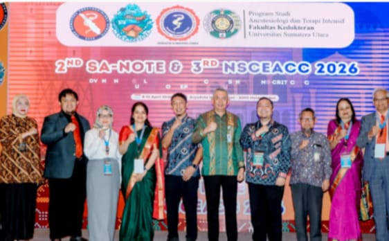 Foto: Pj Sekretaris Daerah Provinsi Sumatera Utara (Sumut) Sulaiman Harahap (tengah) secara resmi membuka agenda 2nd Sumatera Anesthesiology Update (SA-Note) yang dirangkaikan dengan 3rd North Sumatera Conference on Emergency Anesthesia and Critical Care (NSCEACC) 2026, di Hotel Adimulia Medan, Jumat (10/4/2026).