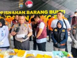 Bawa 2 Kg Shabu AW Dan MJ Terancam Hukuman 20 Tahun Penjara