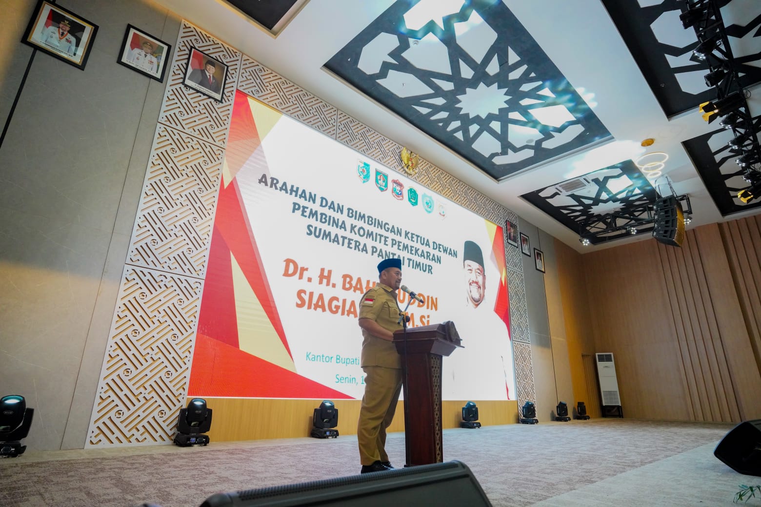 Teks fhoto Bupati Batubara H.Baharuddin Siagian SH,M Si sambut Silaturahmi Para Tokoh Asahan-Labuhan Batu (ASLAB) di Aula Kantor Bupati Batubara, Kecamatan Lima Puluh, Senin (13/4/2026). beritasore/alirsyah