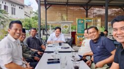 Teks dan foto : Unit Pidana Umum (Pidum) Satreskrim Polres Lhokseumawe bersama perangkat Desa Cot Trieng dan Fakhrurrazi YLBH Cakra tuntaskan sengketa pidana pertanahan melalui mekanisme Restorative Justice (RJ), Senin (13/04) di mapolres setempat. (ist)