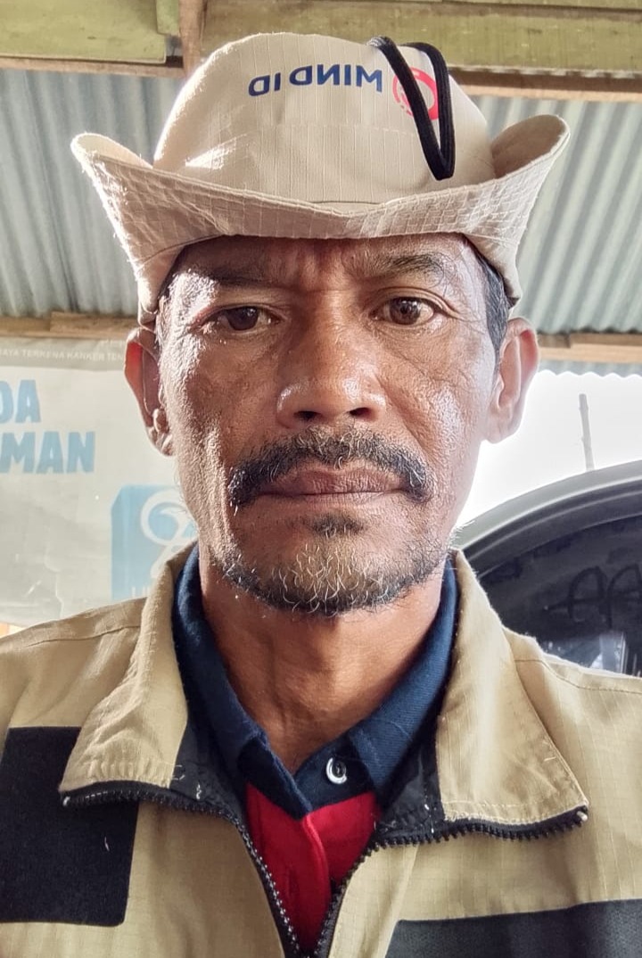 Tek foto : Kepala Mukim Kemukiman Simpang IV, Kecamatan Karang Baru, Muhammad Ridwan.