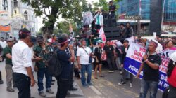 Penutupan TPL, Ribuan Massa Suarakan Ekonomi Masyarakat Terpuruk