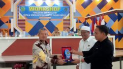 Keterangan foto: PWI Perwakilan kabupaten Padang Lawas menggelar kegiatan workshop penguatan dan kapasitas kepala sekolah SD dan SMP se Padang Lawas. (Berita/Muhammad Satio)