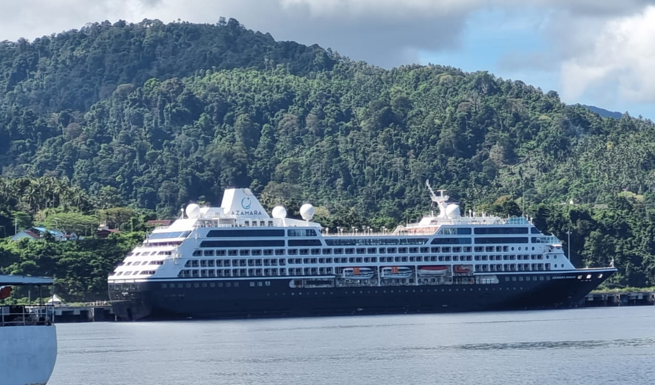 Kapal Pesiar MS Azamara Onward ketika sedang sandar di dermaga CT3 BPKS. (Ist)