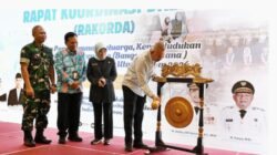 Foto: Penjabat (Pj) Sekretaris Daerah Sumatera Utara (Sumut) Sulaiman Harahap menghadiri Rapat Koordinasi Daerah (Rakorda) Program Pembangunan Keluarga, Kependudukan dan Keluarga Berencana (KB) Provinsi Sumut Tahun 2026 di Hotel Emerald Garden Jalan KL Yos Sudarso Nomor 1 Medan, Selasa (7/4/2026).